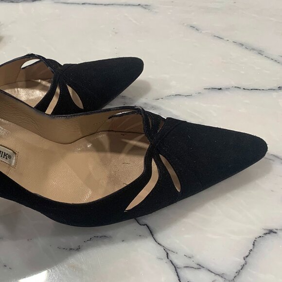 Vintage Manolo Blahnik Black Suede Heels - Picture 12 of 14